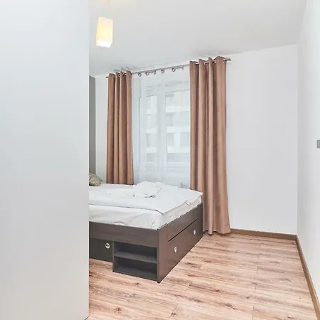 Exclusive Teczowa With Underground Parking By Renters Apartmán Vratislav