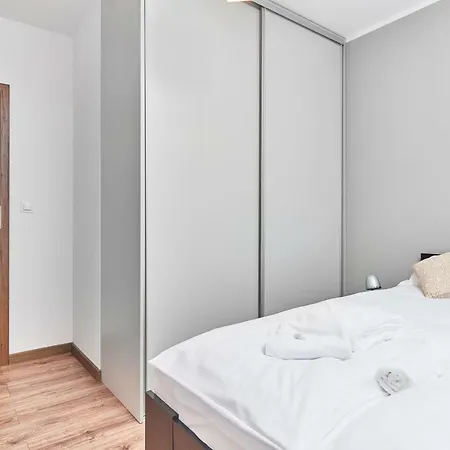 Exclusive Teczowa With Underground Parking By Renters * Vratislav