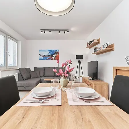 Exclusive Teczowa With Underground Parking By Renters Apartamento