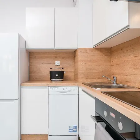 Exclusive Teczowa With Underground Parking By Renters Appartamento