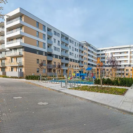 Exclusive Teczowa With Underground Parking By Renters ヴロツワフ