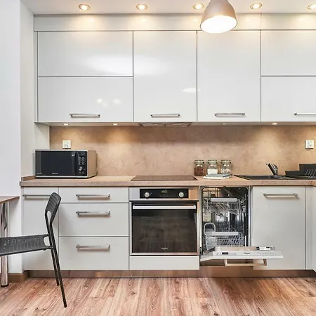 Exclusive Teczowa With Underground Parking By Renters Breslavia