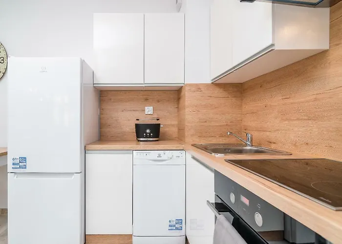 Exclusive Teczowa With Underground Parking By Renters Apartment