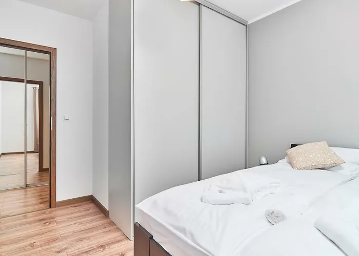 Exclusive Teczowa With Underground Parking By Renters * Vratislav